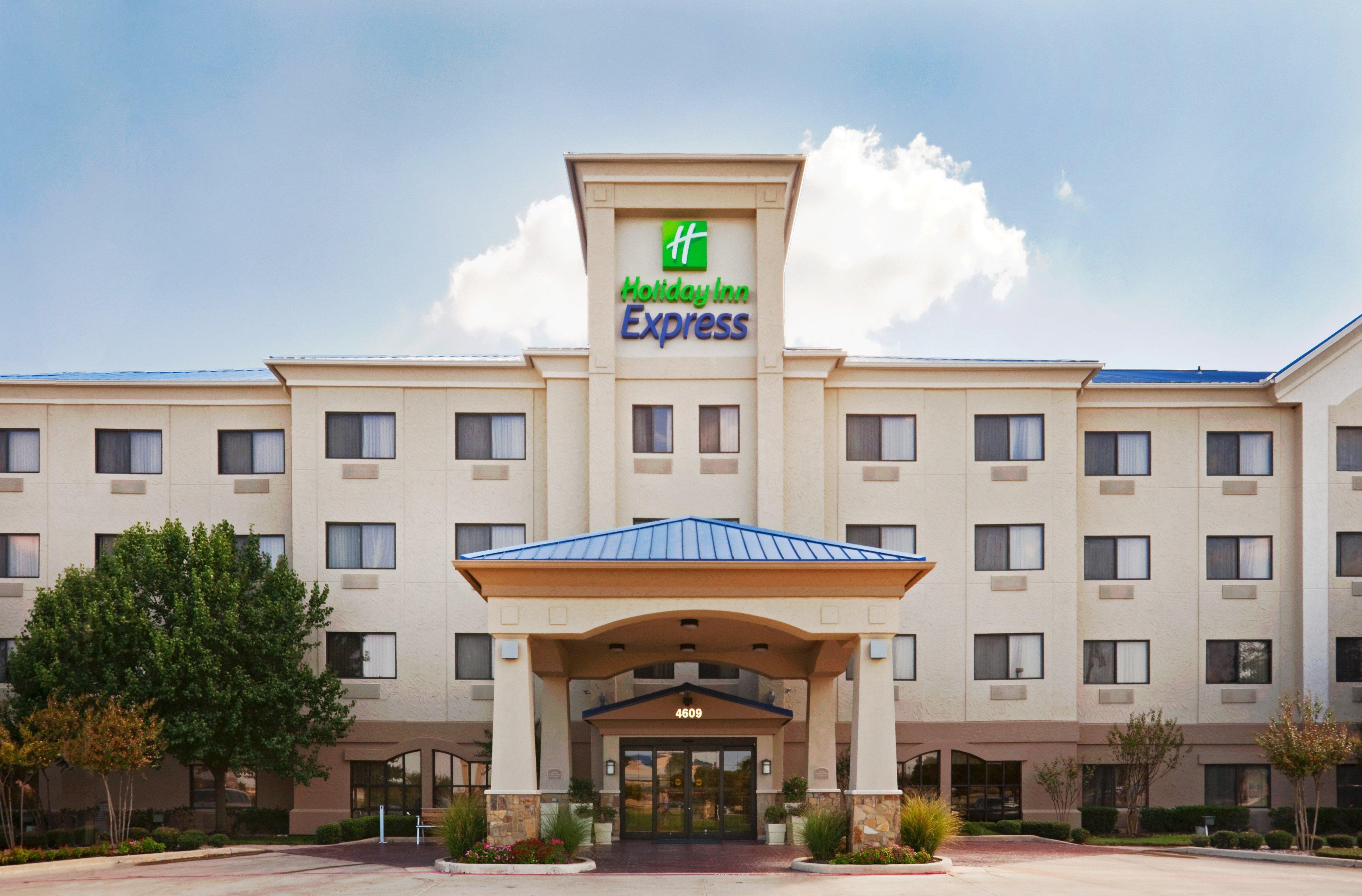 Holiday Inn Express Hotel And Suites Fort Worth/I-20 Exterior photo